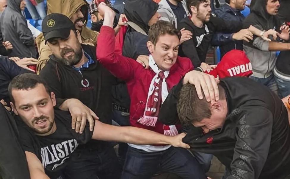 九游娱乐-英国“足球流氓”往事